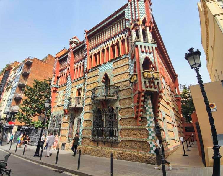 casa vicens | cladire gaudi | gaudi barcelona | casa vicens barcelona | 