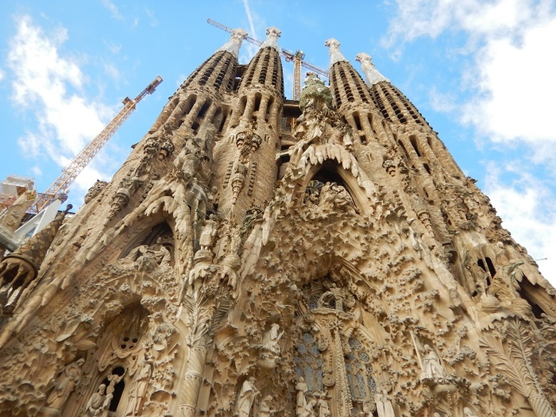 Sagrada Familia | Barcelona atractii | bilete sagrada familia | program sagrada familia | viziteaza sagrada familia |