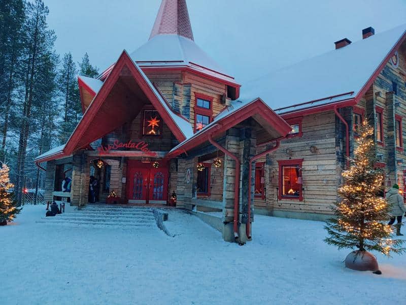 casa doamnei craciun | satul lui mos craciun | rovaniemi laponia |